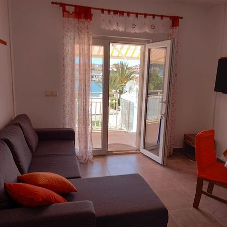 Apartman Rebeka Jezera Exteriör bild