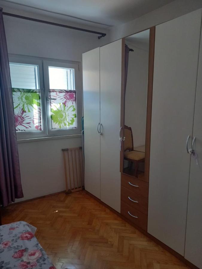 Apartman Rebeka Jezera Exteriör bild