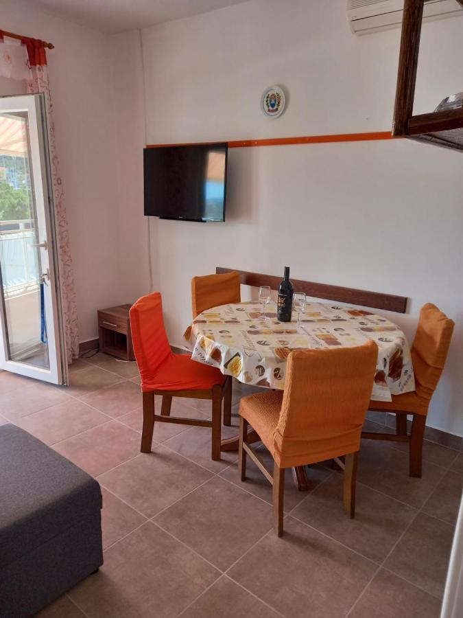 Apartman Rebeka Jezera Exteriör bild